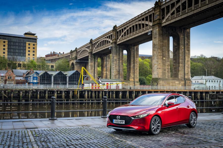 Mazda3 Skyactiv-G Sport Lux Hatchback 2019 года  (UK) (фото 9 из 91)